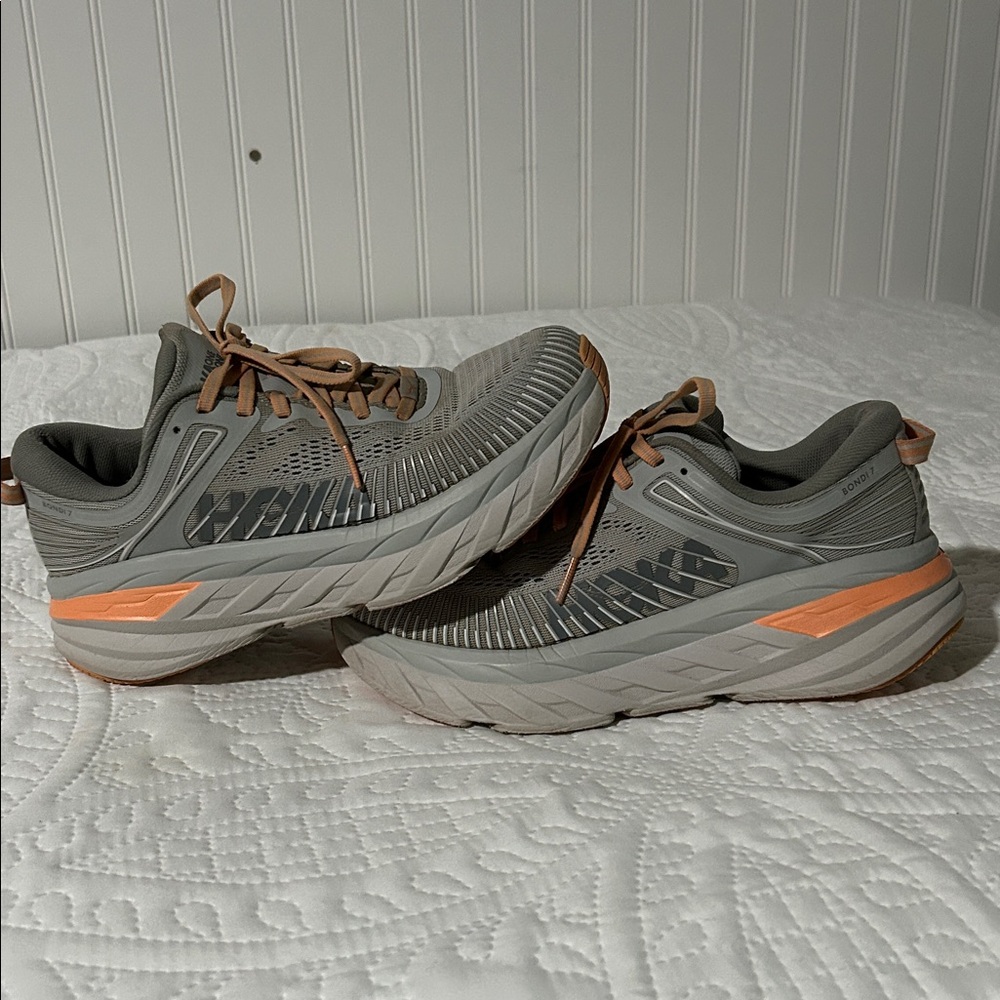 Hoka Bondi 7 Gray and Peach/Coral Athletic Shoe SZ: 7.5 - Picture 2 of 16